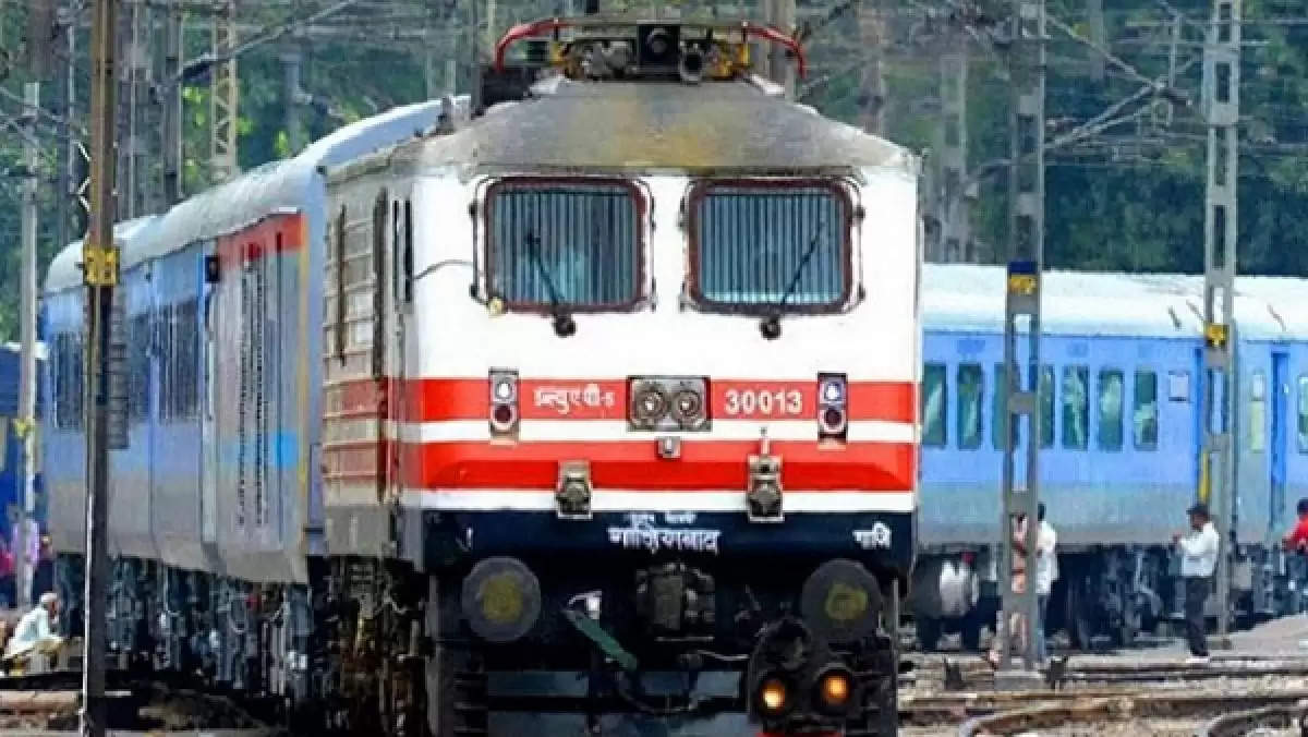 Indian Railways to Run Superfast Trains Between Gujarat and Andhra Pradesh; Routes and Timings to be Announced