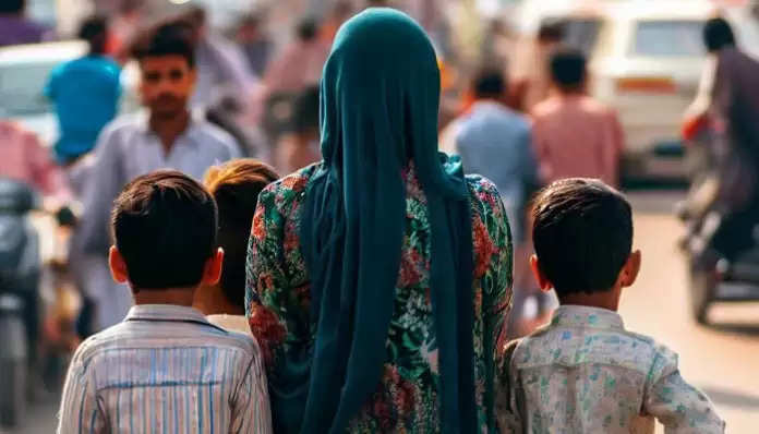 Pakistani woman in her 20s and her four children were discovered living in Greater Noida illegally with the partner she met through the internet game.