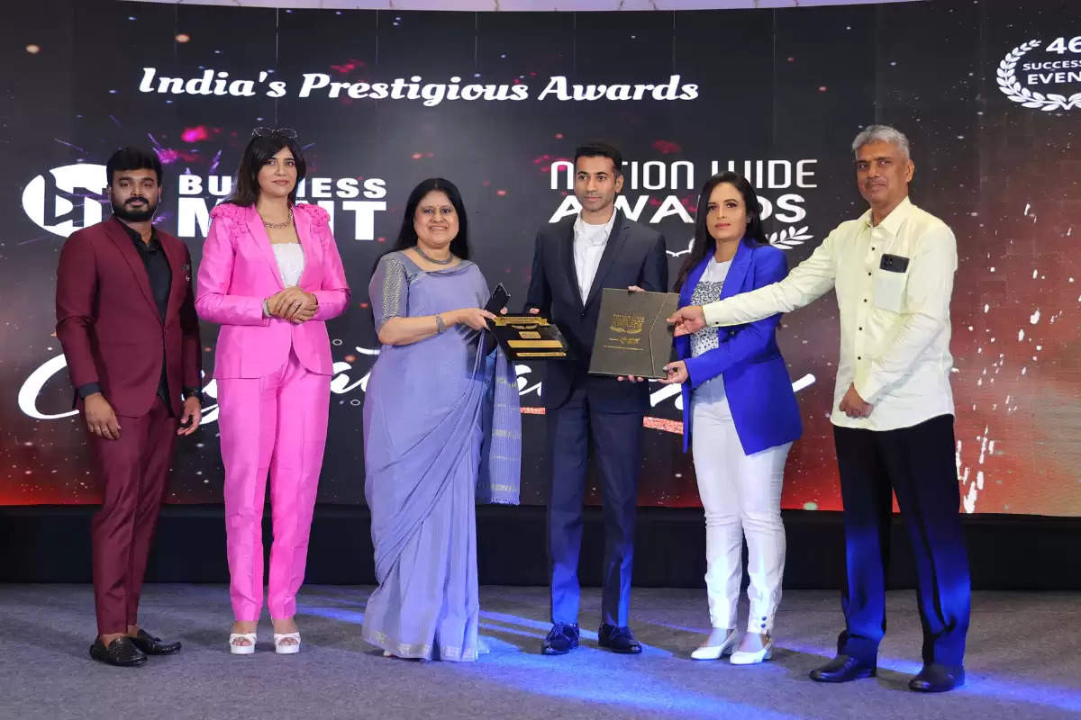 Kaashif Asghar, Co-Founder & Managing Partner - Luckhnow Street Has been Recognized As Most Promising Entrepreneur of the Year - 2023, North Indian Restaurant Chain Category by Business Mint 