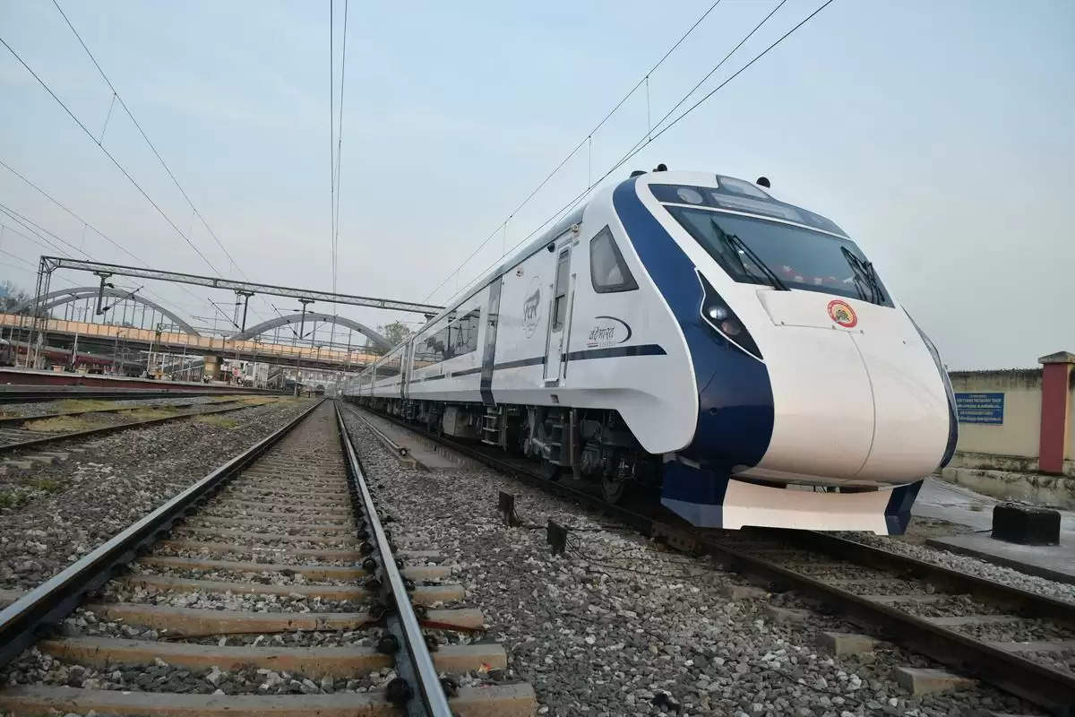 "Cheaper, more eco-friendly replacement for Silverline?" As Kerala prepares to receive the inaugural Vande Bharat Express, Tharoor posts an old tweet.