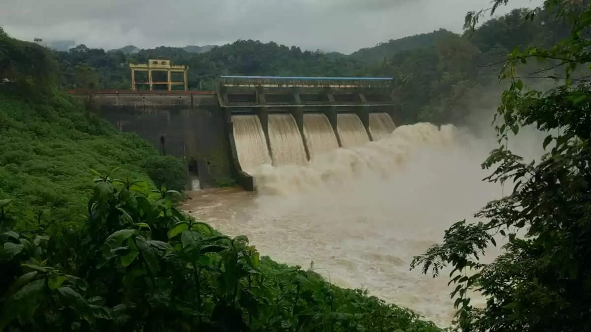Kerala is devastated by heavy rain, and there is a red alert in Idukki.