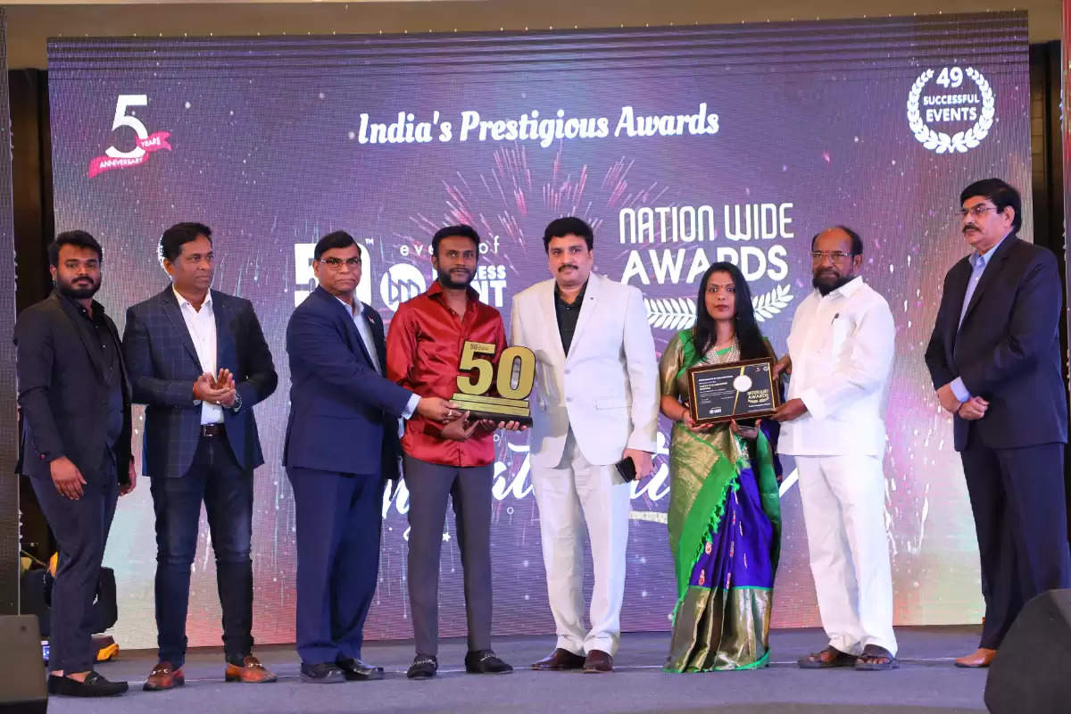 AARVV VALLABHANENI STUDIOS Has been Recognized As Outstanding Contributions to Fashion and Sustainability Upliftment women Empowerment- 2023, Hyderabad by Business Mint 