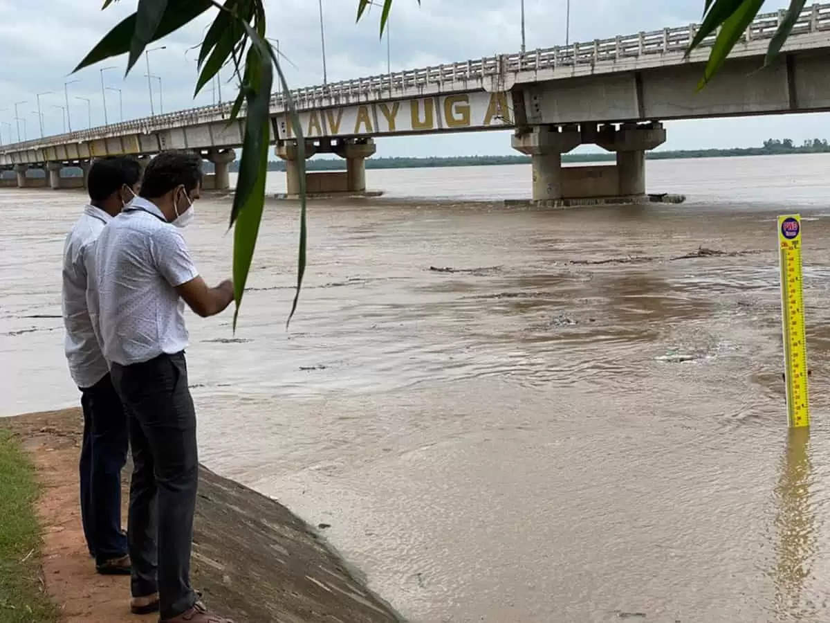 Godavari River surges above danger mark in Telangana during periods of heavy rain, warning issued