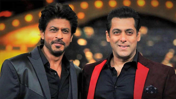 Tiger 3: Shah Rukh Khan Was Seen On The Sets With His "Dapper" Pathaan Look As Salman Khan Gets Rid Of His Horrible Goatee Look