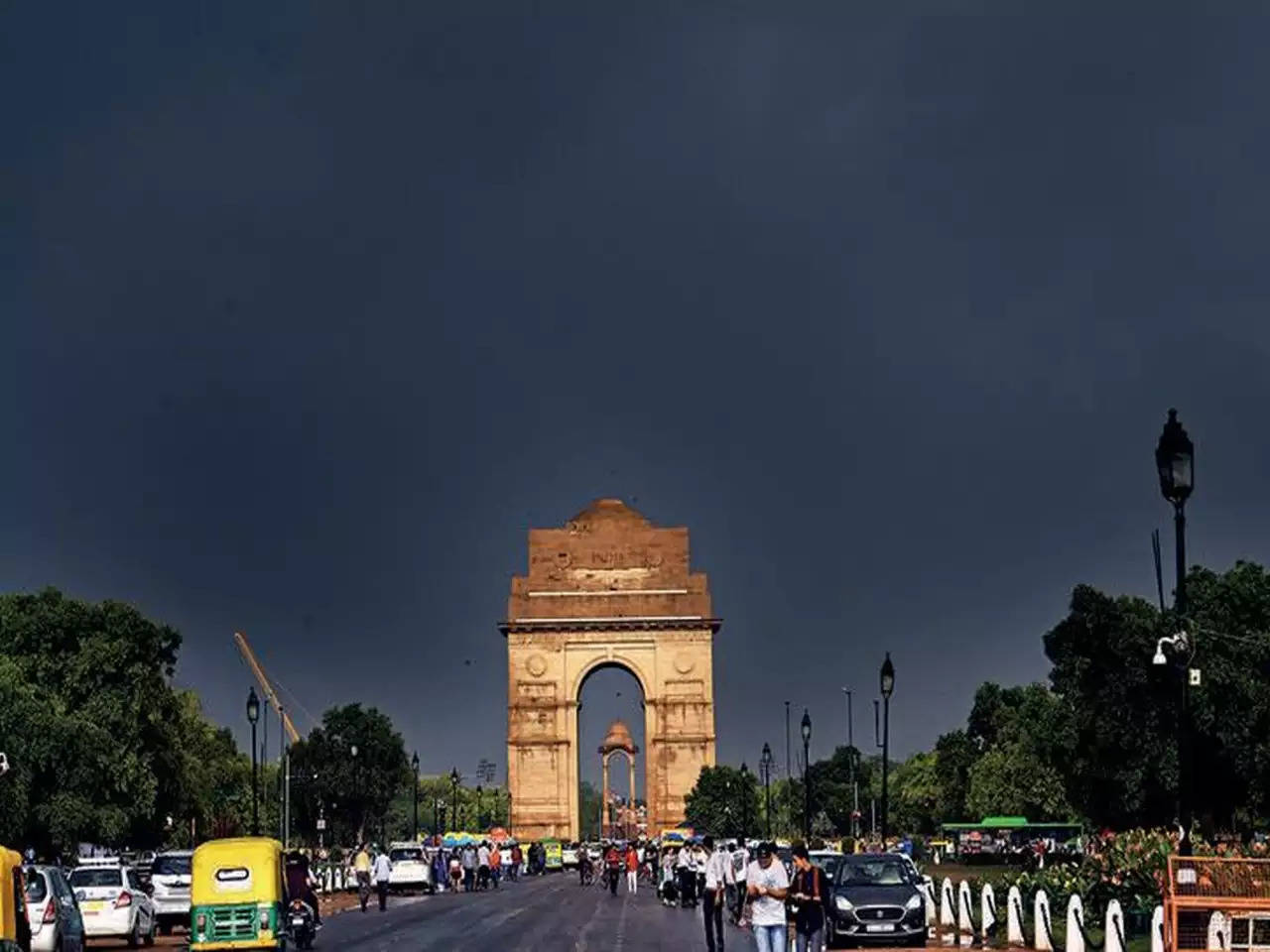 Heavy Rainfall in Delhi and Nearby Regions; Weekend Showers Are Possible