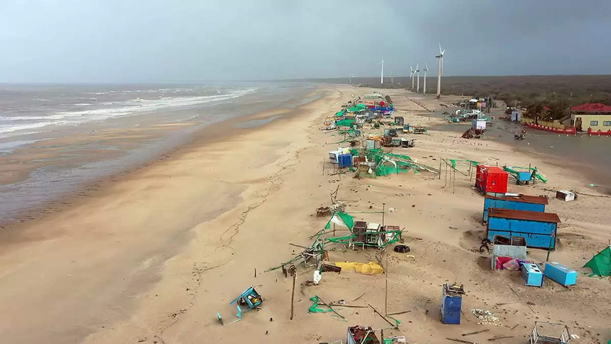 Cyclone Biparjoy: Coast Guard sends ships and aircraft to Gujarat's shoreline to survey damage