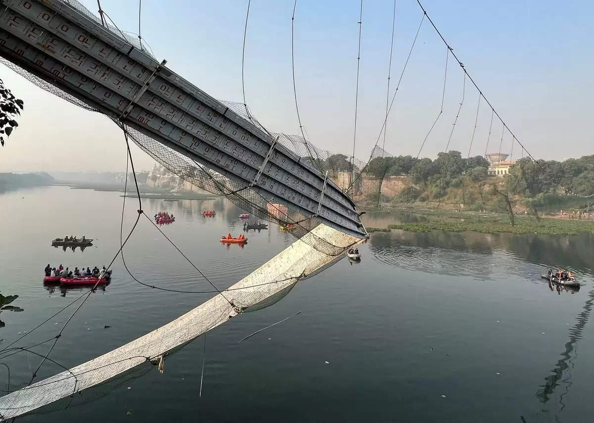 A bridge collapse in Gujarat, India has resulted in 141 deaths.
